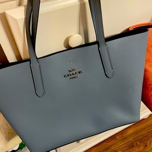 Authentic Coach Tote In Great Condition! Perfect … - image 1